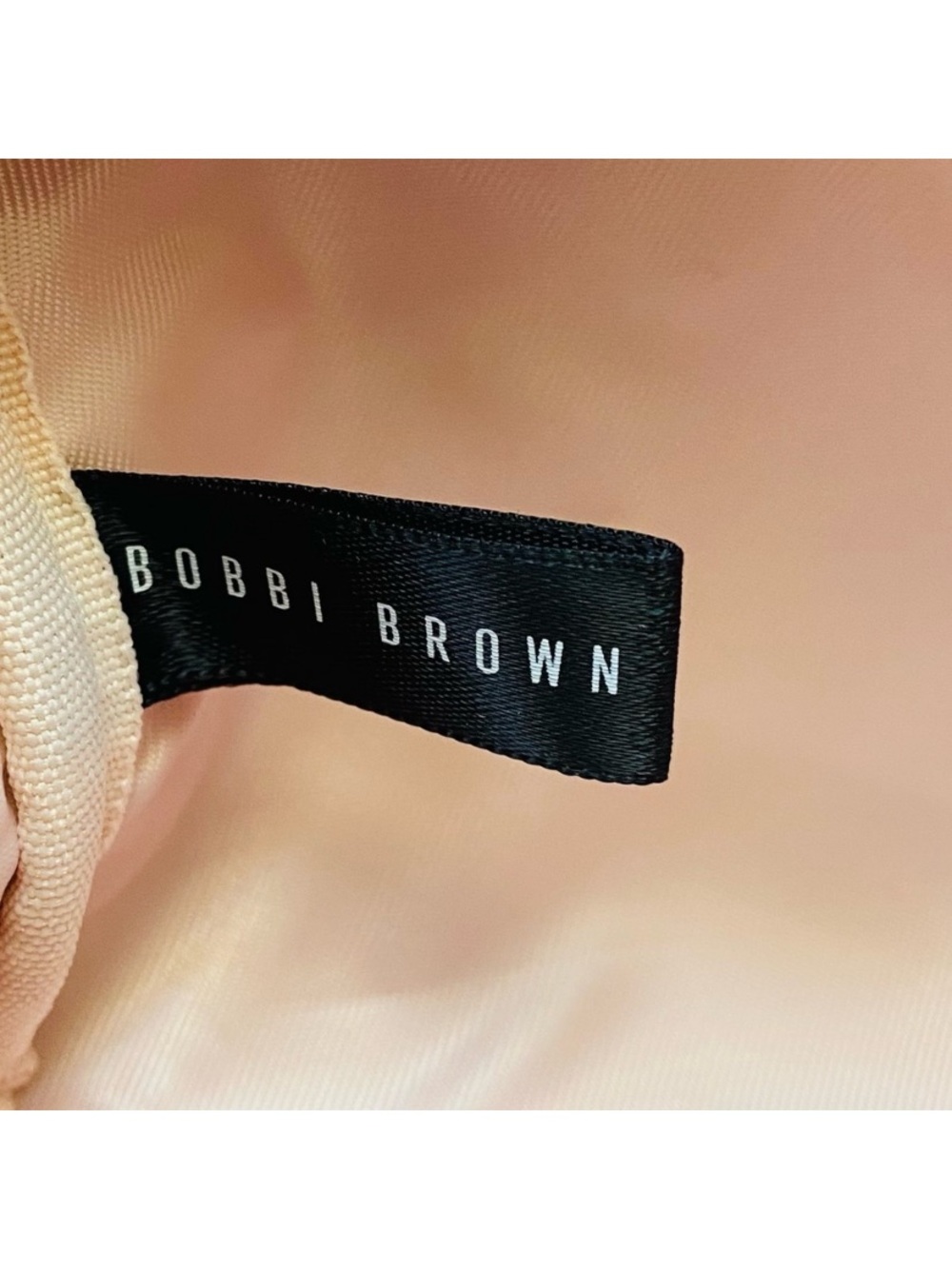 Bobbi Brown Foundation Brushes (2) &  Blush BB cosmetic bag - Picture 7 of 9